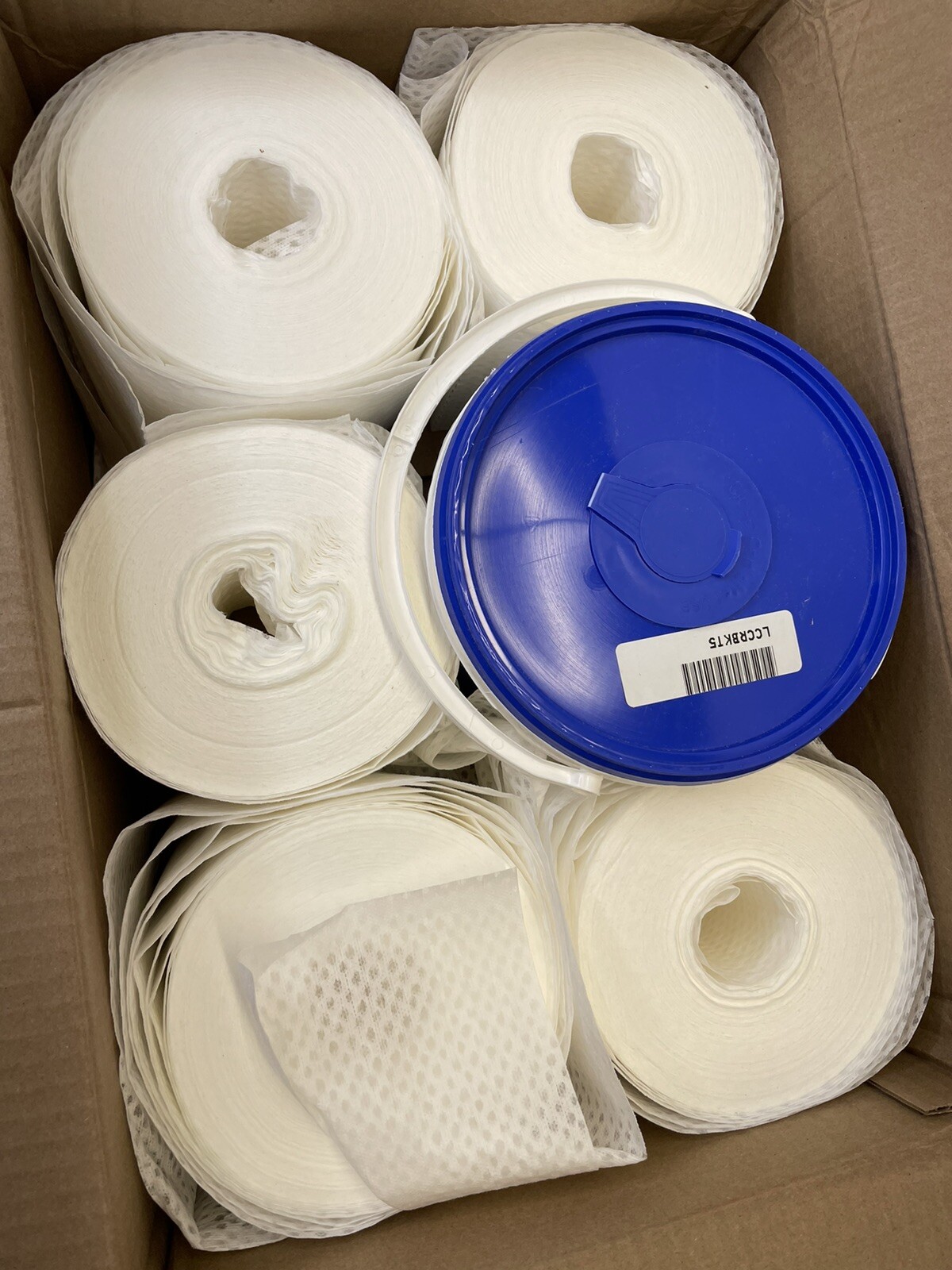 Everwipe Chem-Ready Hybrid Wiping System, Includes Bucket & 5 Rolls Dry Wipes