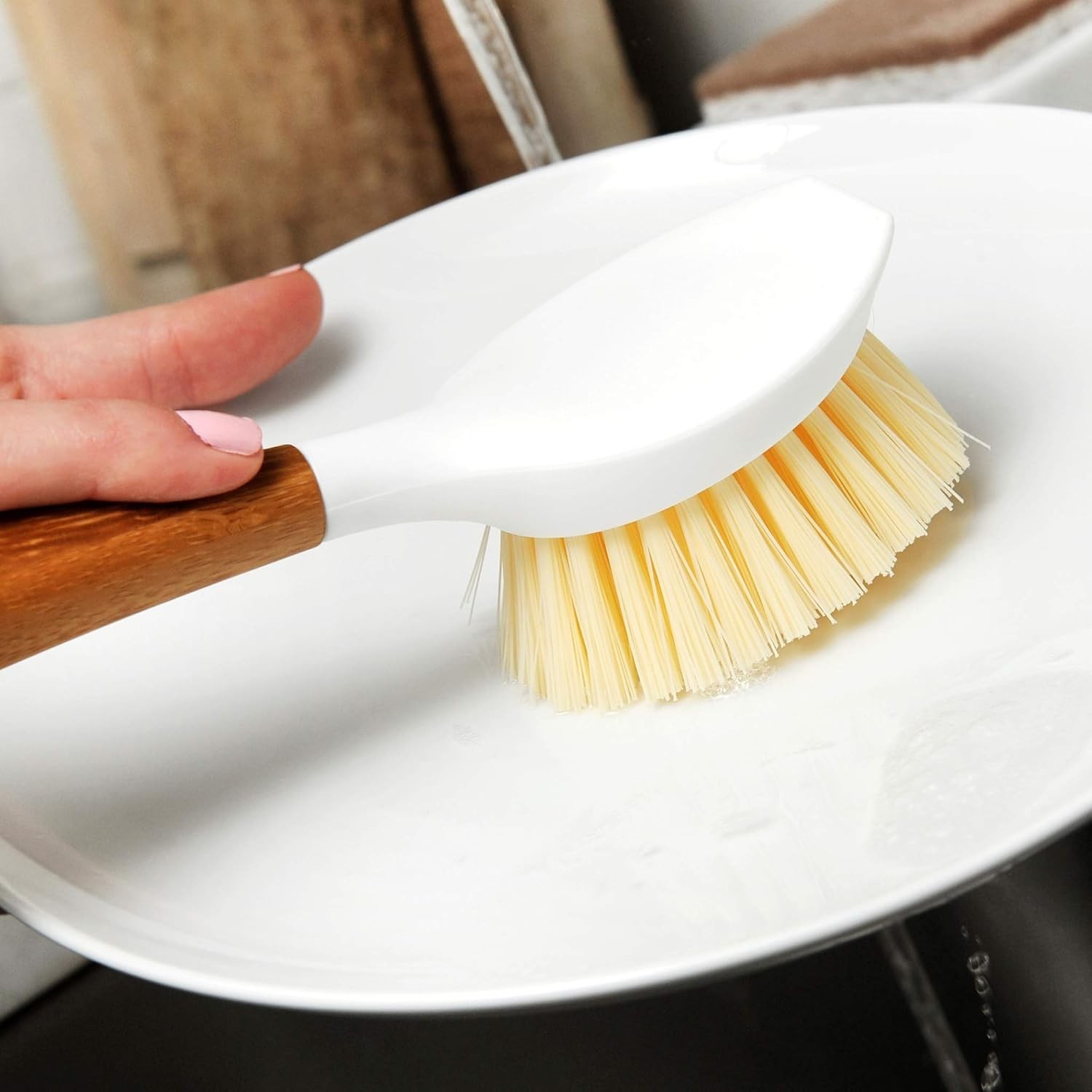 Daily Dish Brush: Eco-Friendly Bamboo Handle for Cast Iron & Nonstick Cookware