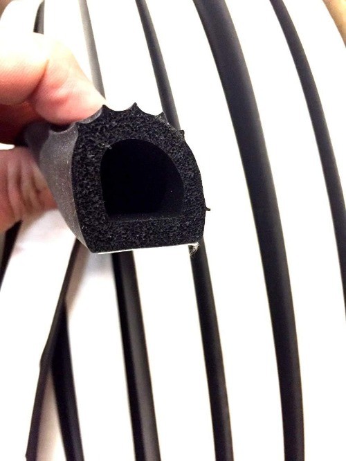 Auto RV Marine Self Adhesive Exterior Slide Out D Rubber Weather Seal (10 Foot)