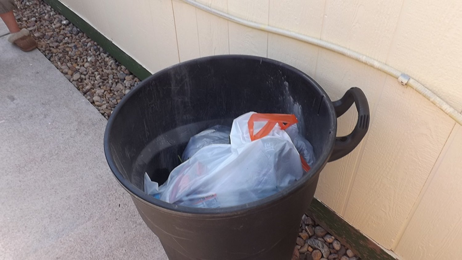 ACT Trash Container Cleaner and Deodorizer – Garbage Bin Deodorizer