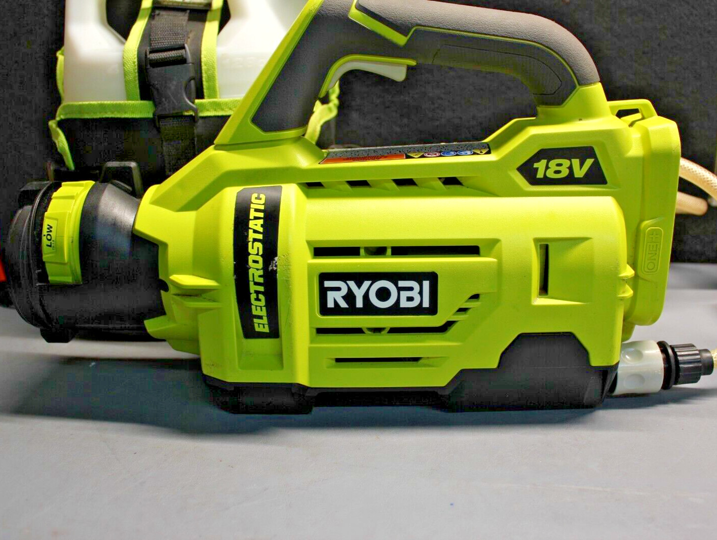RYOBI ONE P2870 18V Cordless Electrostatic 1 Gal Sprayer Kit 2Ah Battery+Charger