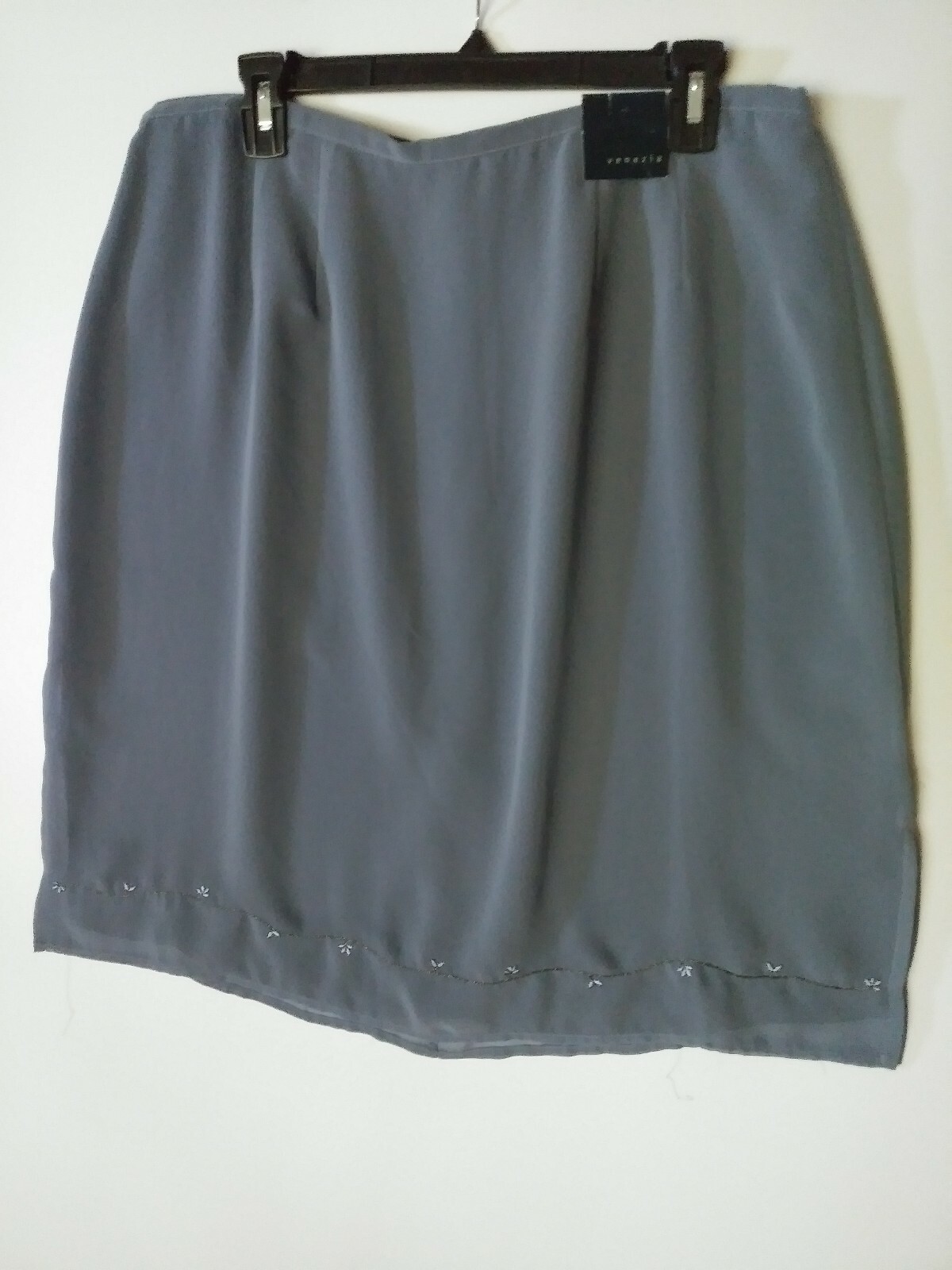 LANE BRYANT VENEZIA LINED EMBROIDERED SKIRT SIZE 16 GRAY NWT RETAIL $42.00 #6538