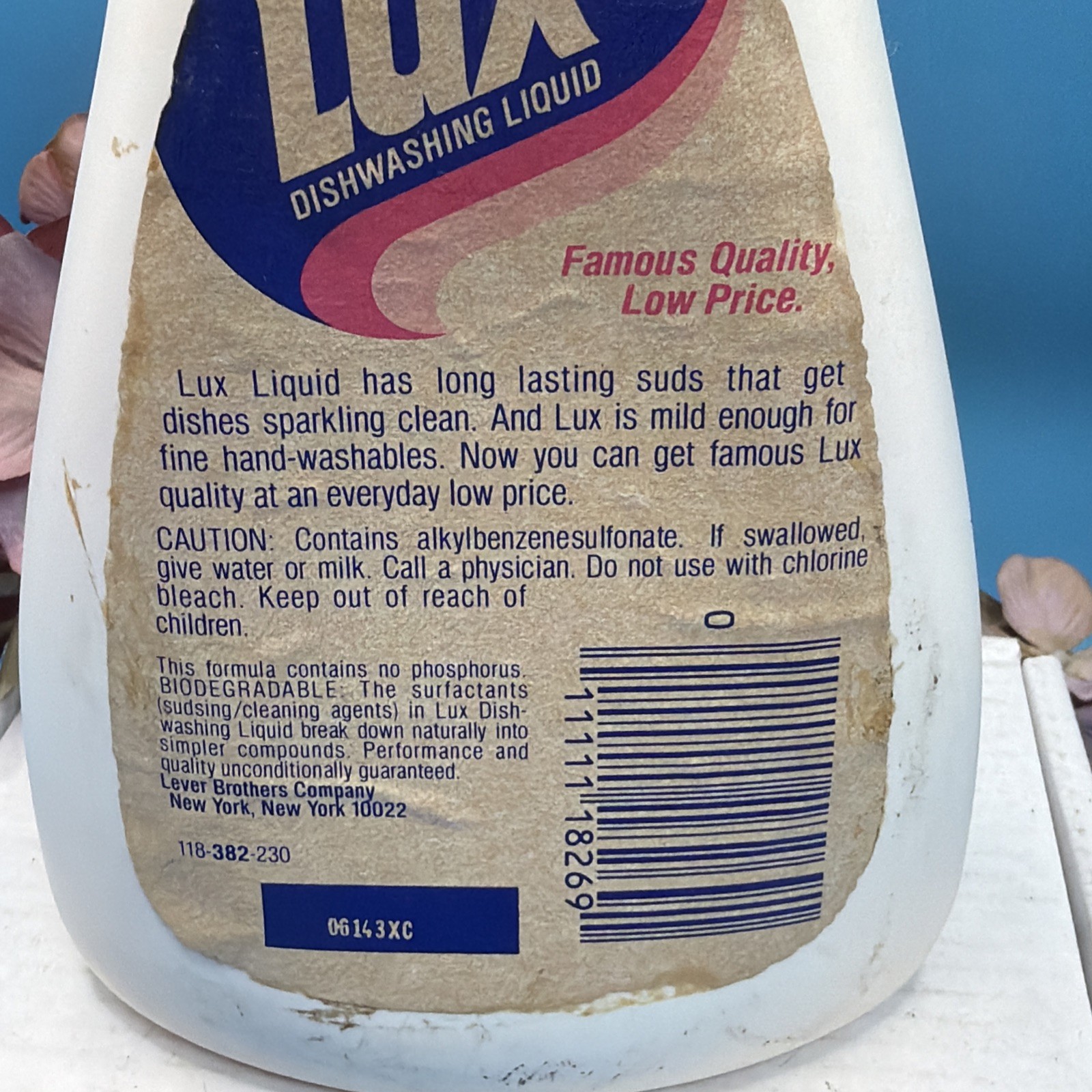 Vintage Lever Brothers co. LUX Mild Dishwashing Liquid 22 oz 1980s dishwash Soap