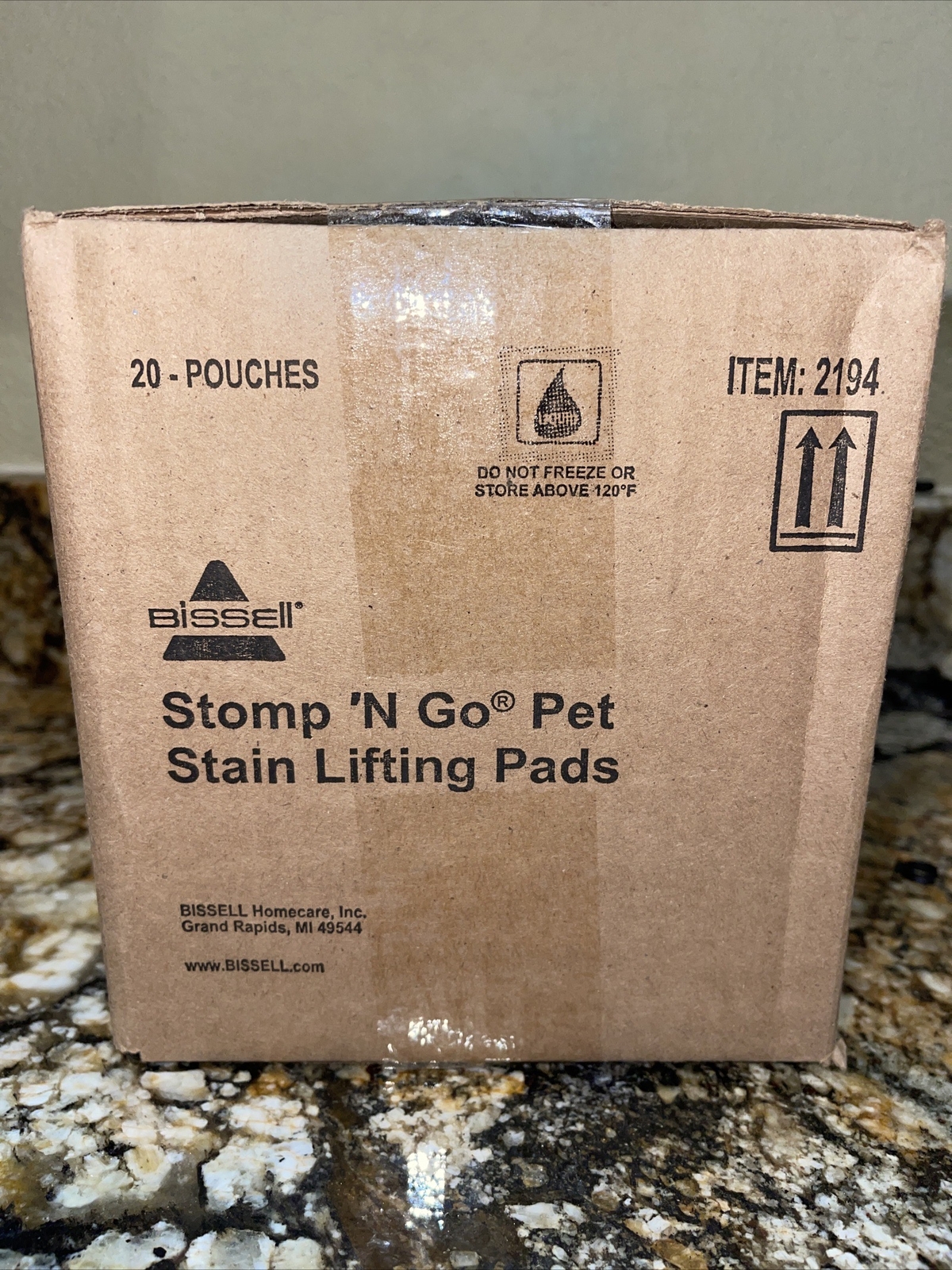 Bissel Stomp ‘N Go Pet Lifting Pads + Oxy Stain Carpet Rug Cleaning, 20 Pack