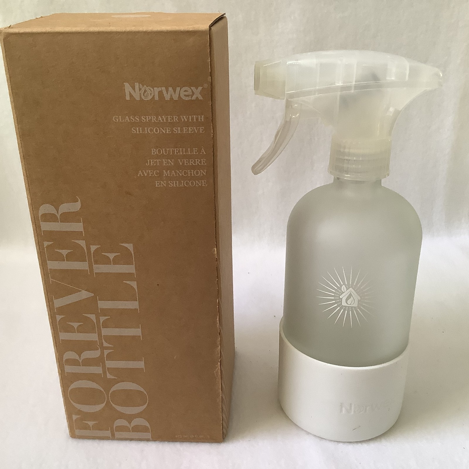 NORWEX FOREVER BOTTLE GLASS WITH SPRAYER- GRAY SLEEVE-BRAND NEW – FREE SHIPPING