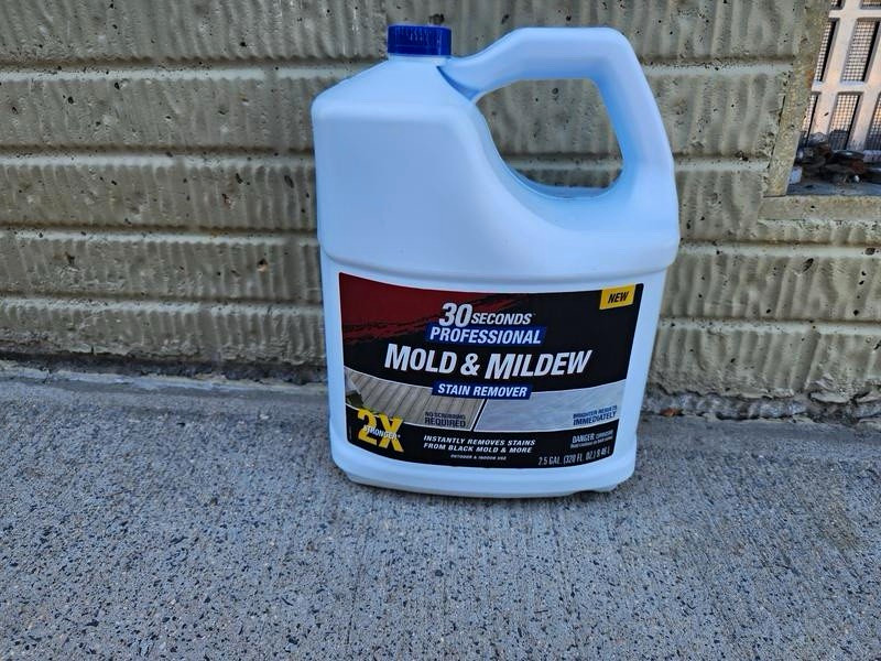 Mold & Mildew Stain Remover – 2.5 Gal