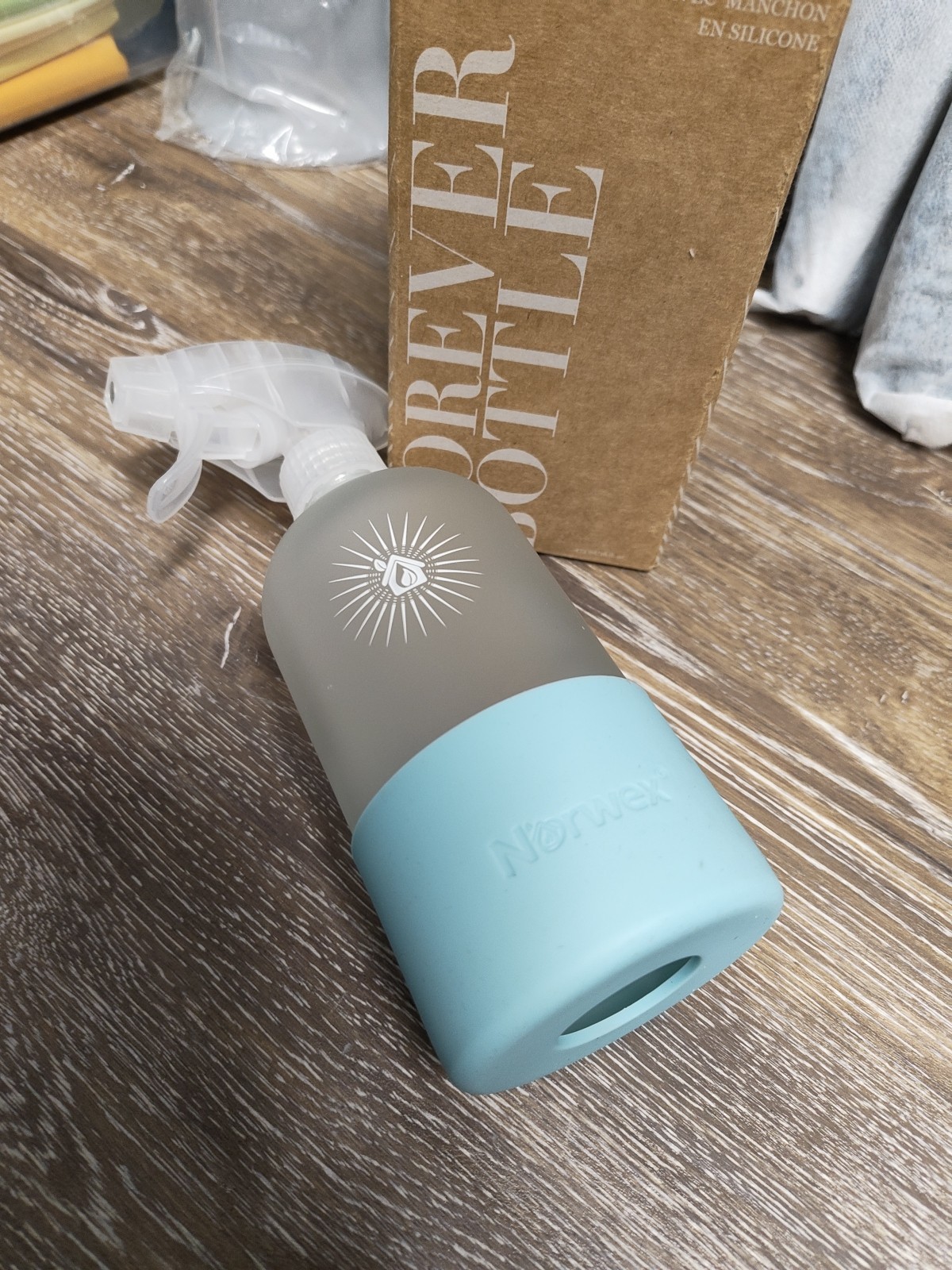 NORWEX FOREVER GLASS BOTTLE SPRAYER- SEA MIST SLEEVE-NEW IN BOX