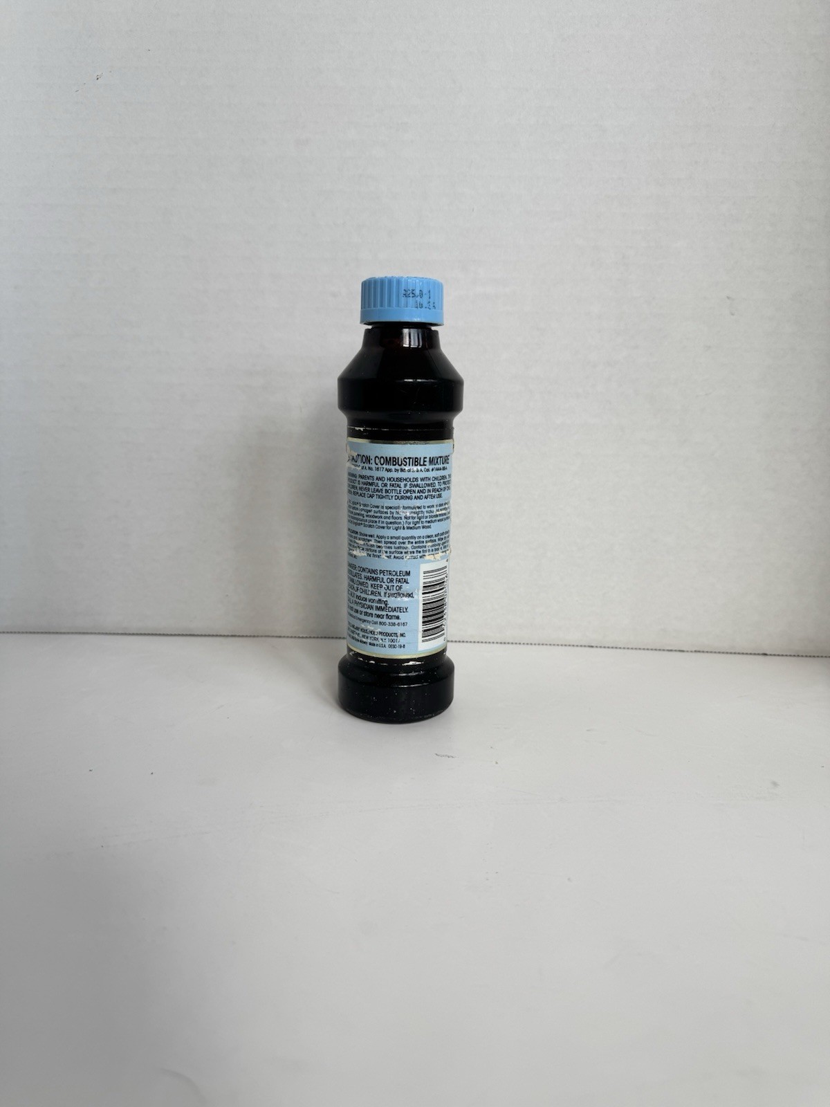 Vintage Old English Scratch Cover Dark Wood 8 oz Blue Lid 1990s Colman 90% Full
