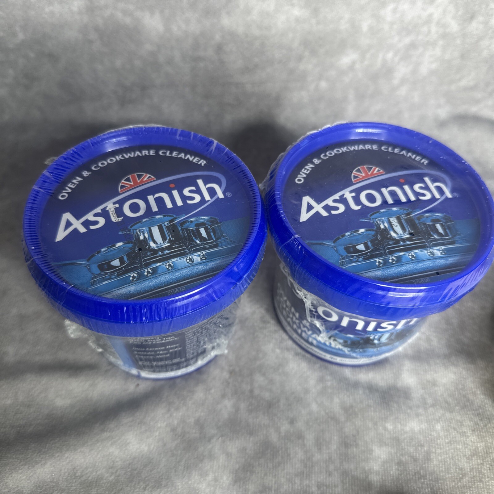 (2) NIP Astonish Oven & Cookware Cleaner Cleaning Paste 500g 17oz 300mL Sponges