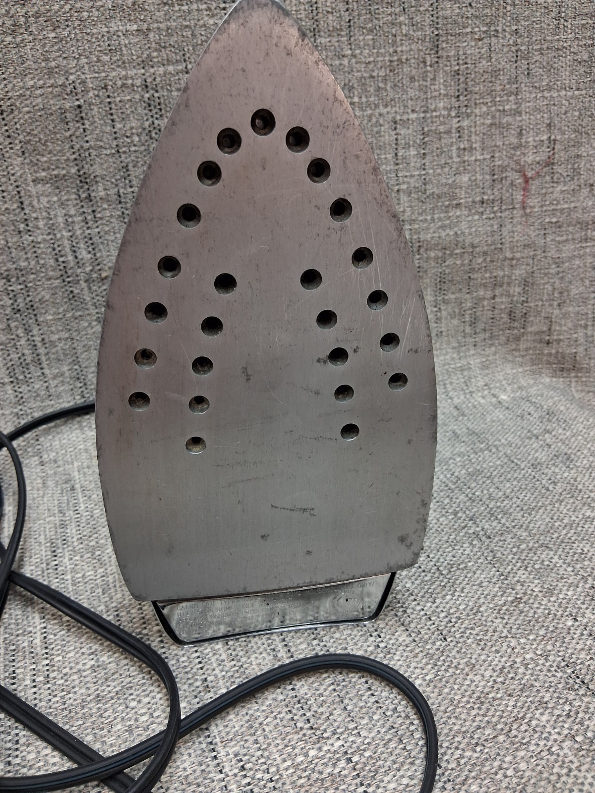 Vintage BLACK and DECKER Iron: Heavy Duty Classic Stainless Steel Design F67E
