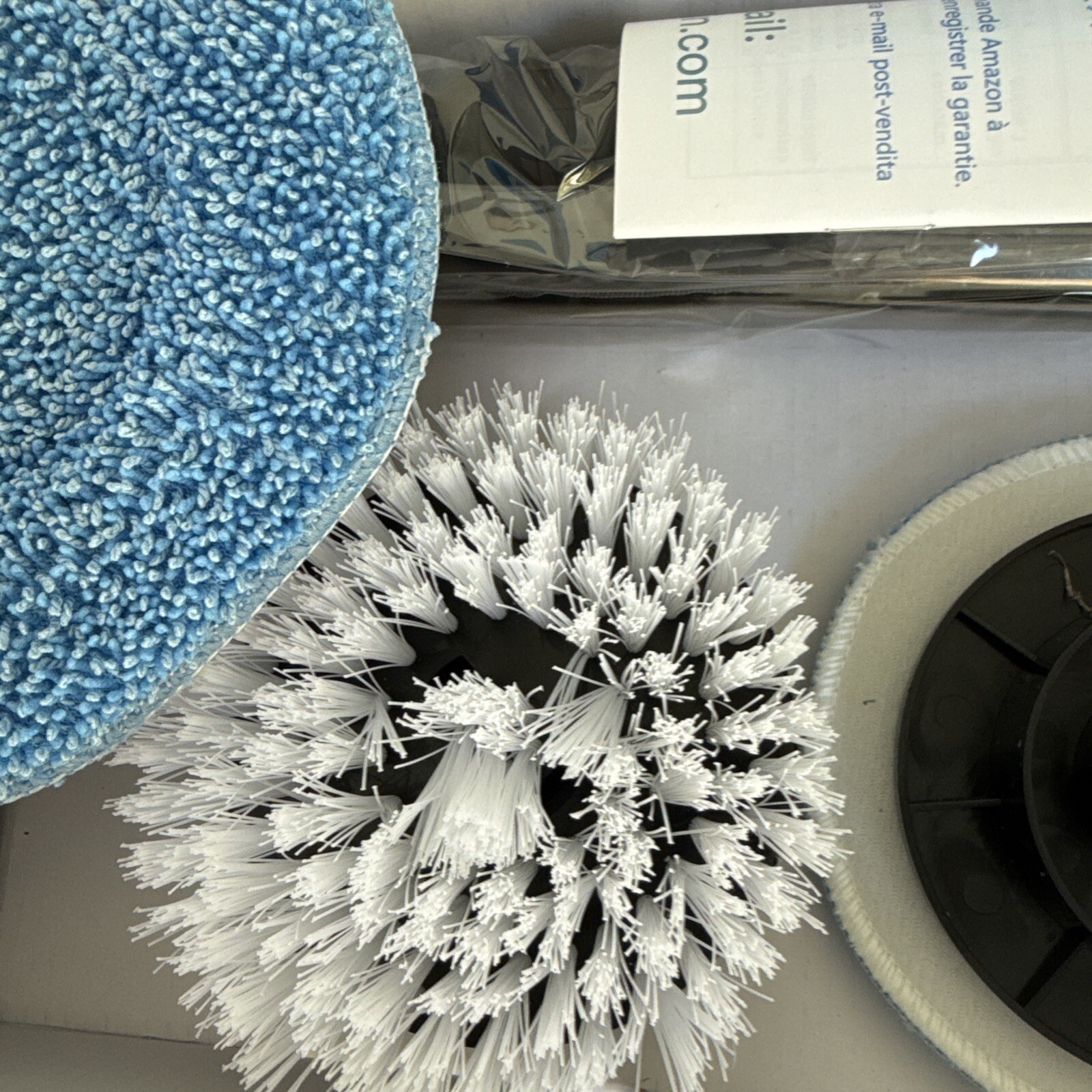 Leebein Electric Spin Scrubber, Cordless Cleaning with 8 Replaceable Brushes NEW