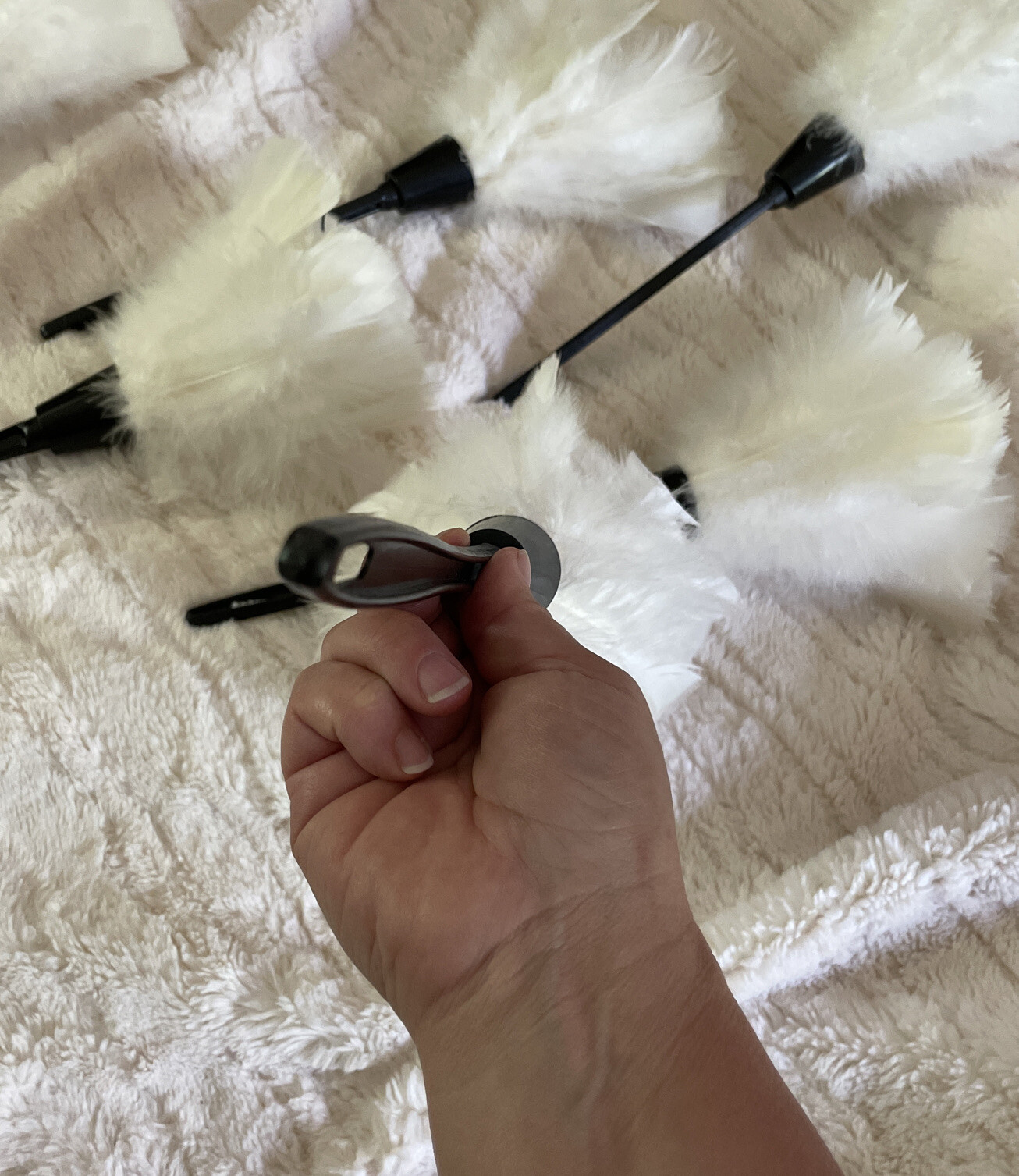 Anti Static Duster Lot Cleaner Plastic Handle Turkey Feather Home Cleaning X6
