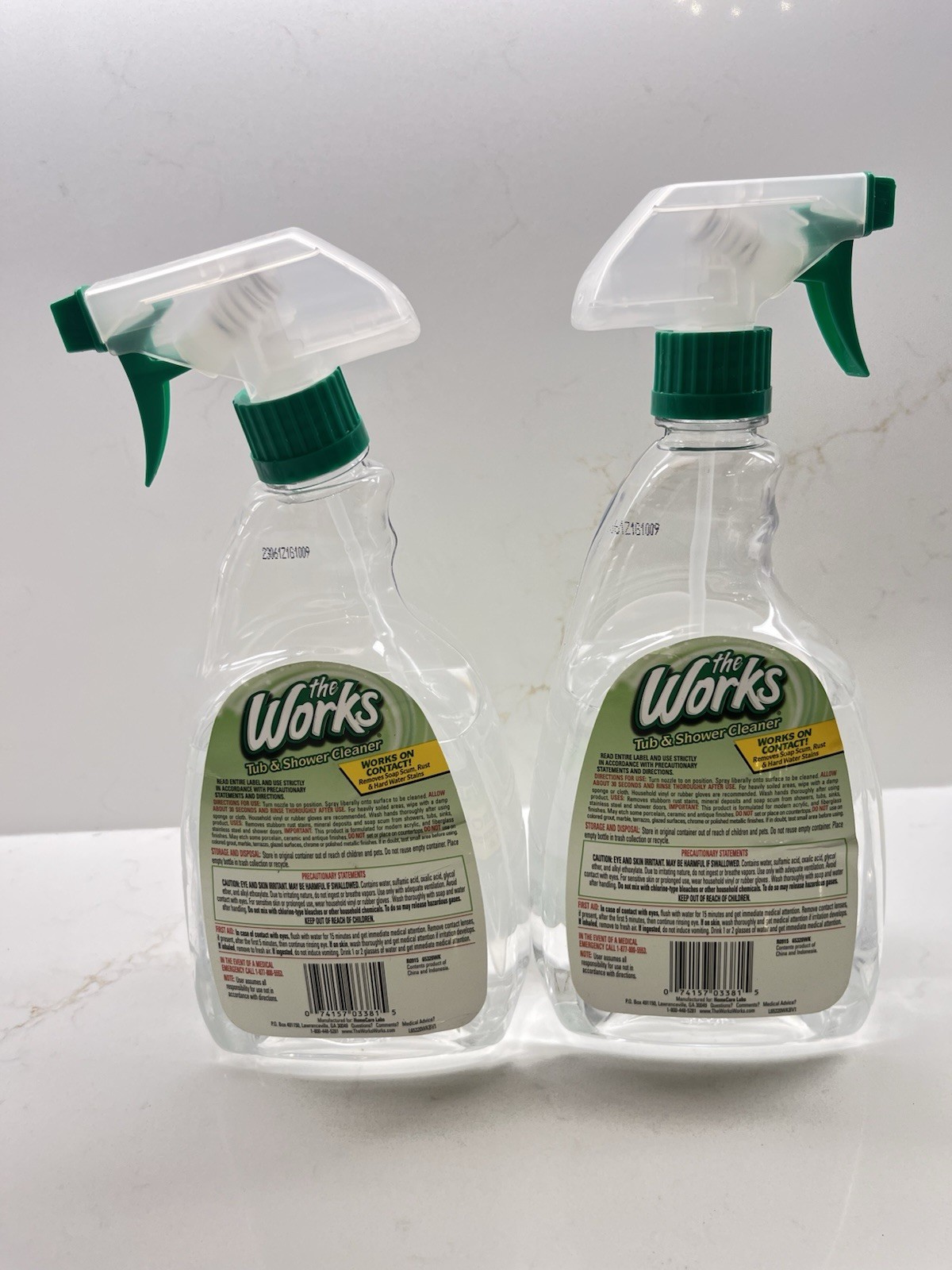 2x The Works TUB & SHOWER Cleaner SPRAY 32oz Soap Scum Rust Trigger 28 oz 30 oz