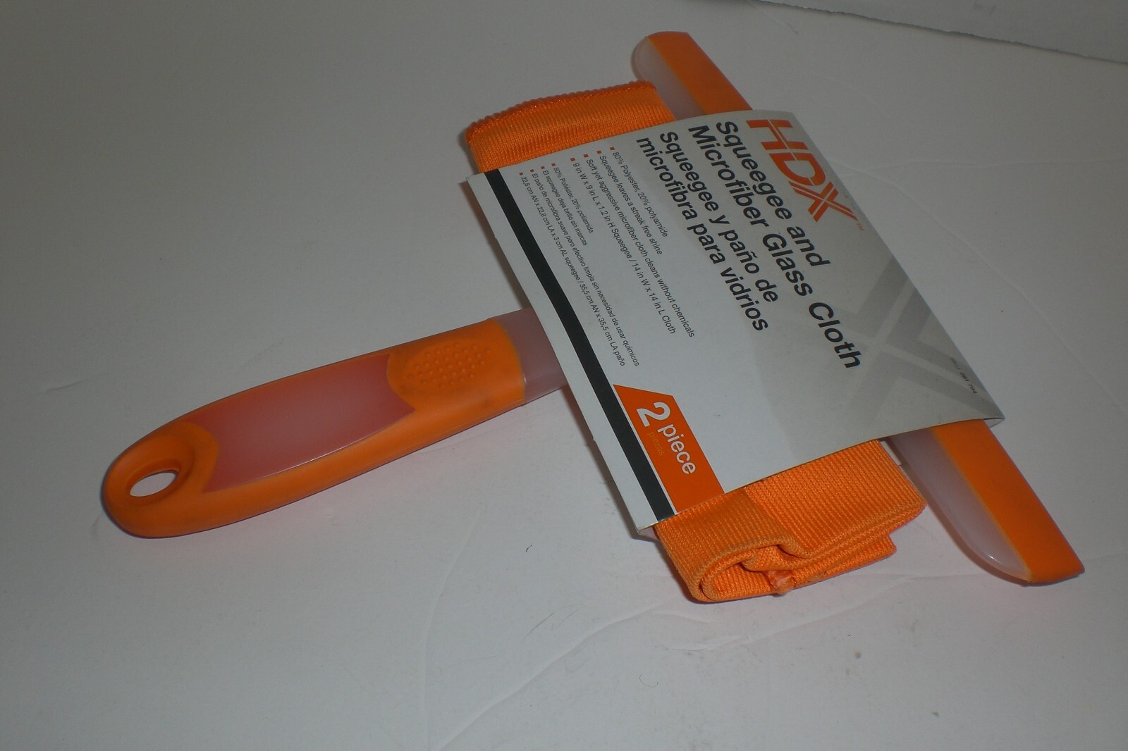 SQUEEGEE AND MICROFIBER GLASS CLOTH