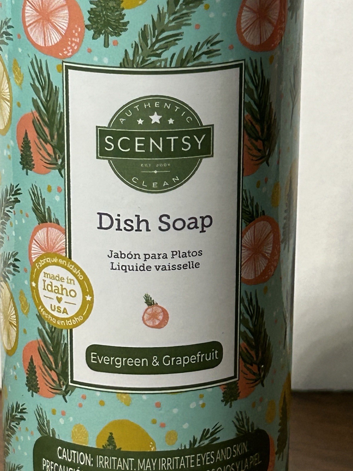 Scentsy Dish Soap Very Snowy Spruece 16 oz Sealed New