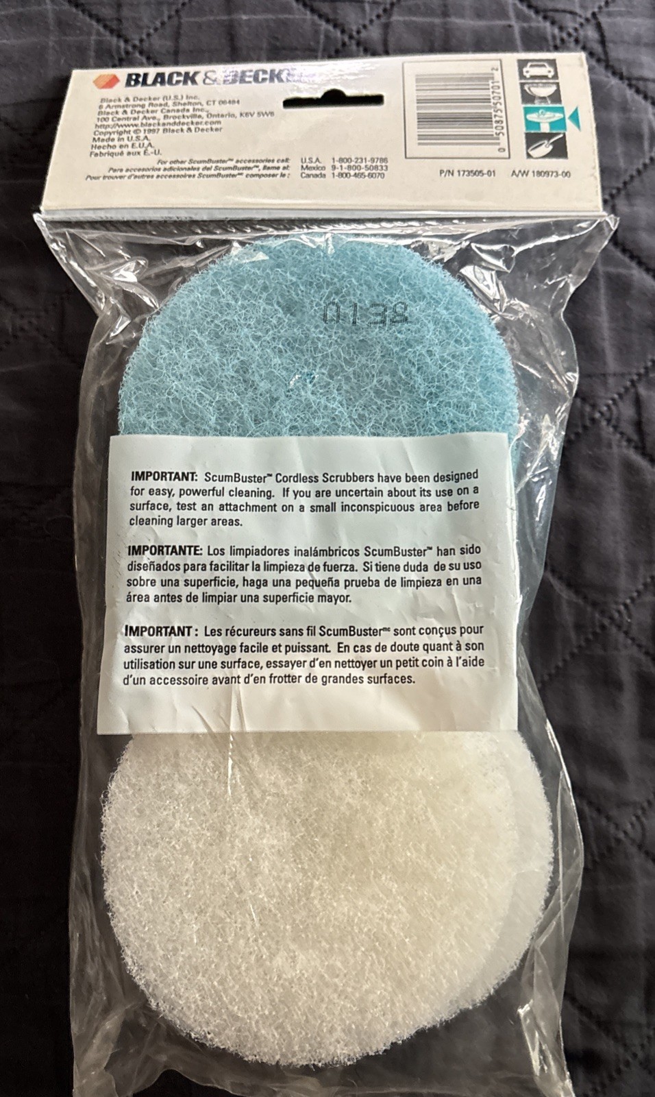 Black & Decker – Scum Buster Refill Scrub Pads SBP4 – 2 White & 2 Blue Pads
