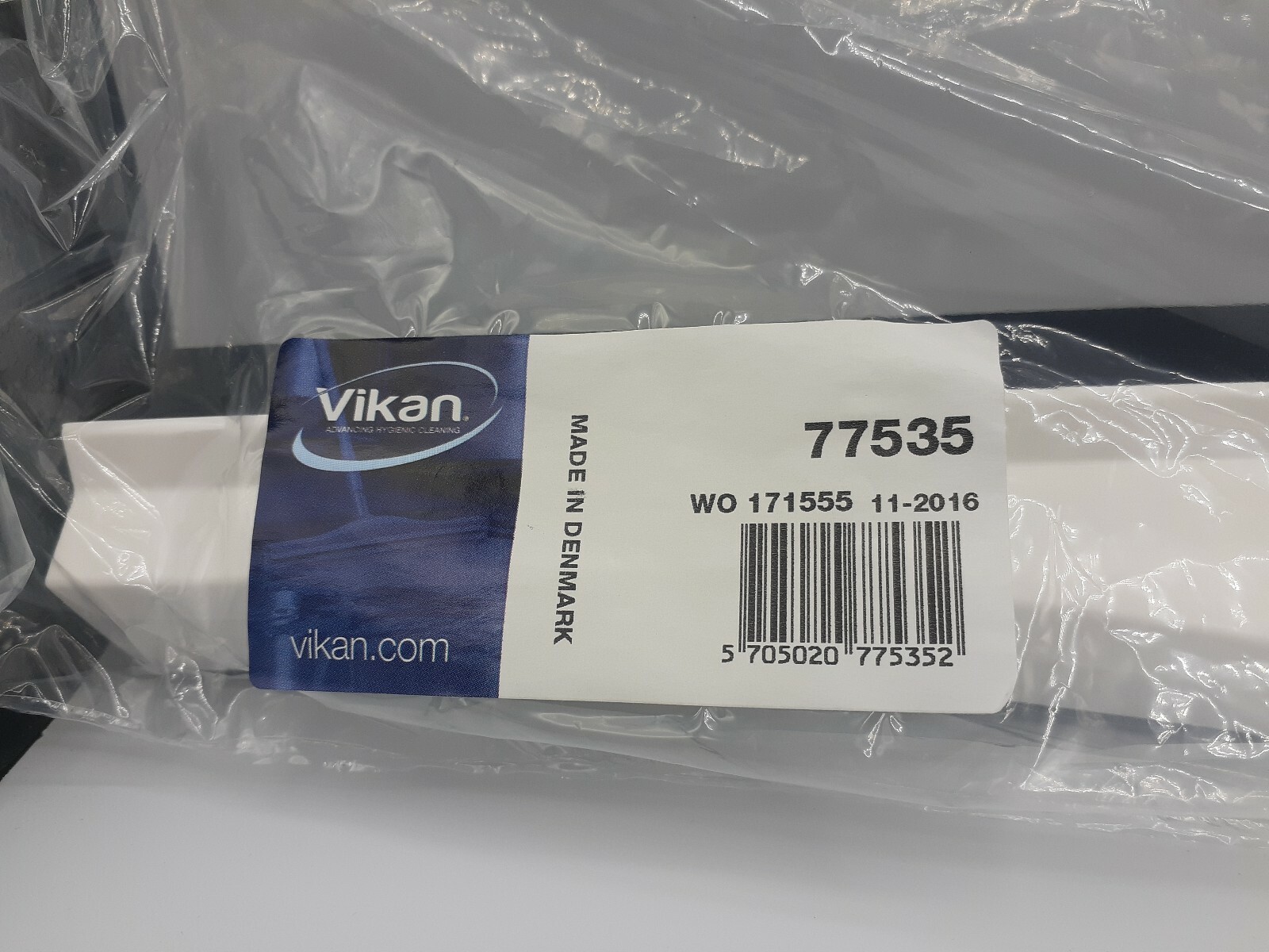 Vikan 77535 White 20″ Wide Floor Squeegee Head Straight Double Threaded NIP
