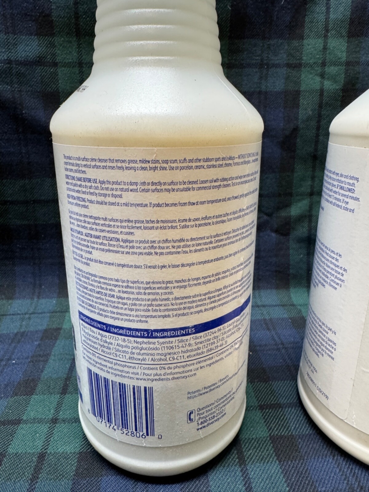2 – Diversey Emerel Multi-Surface Creme Cleanser, Fresh Scent, 32 Oz Bottle