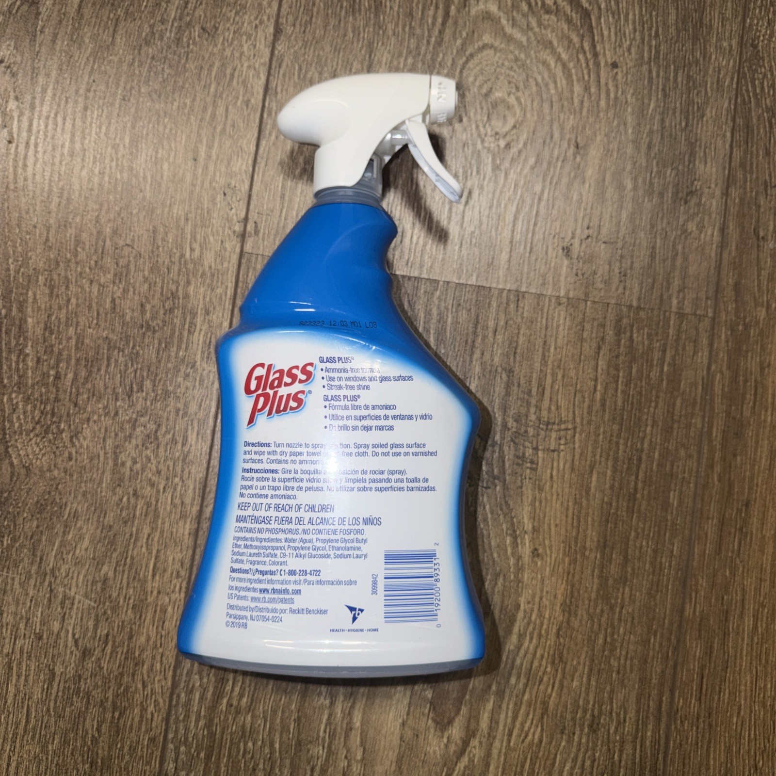 Glass Plus Glass Cleaner, 32 Fl Oz Bottle, Multi-Surface Glass Cleaner