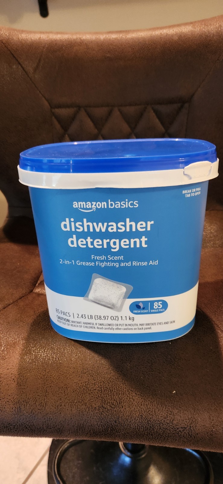 Amazon Basics Dishwasher Detergent 2-in-1 Grease Fighting and Rinse Aid 85 singl