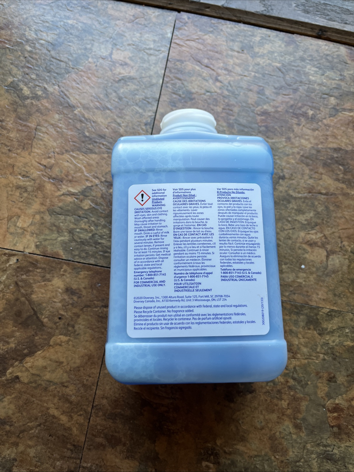 Room Care 95722109 84.5 oz. R3 Plus Multi-Surface and Glass Cleaner
