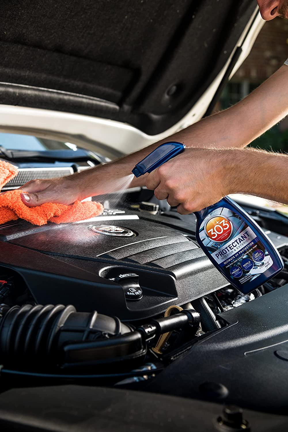 Automotive Protectant Spray – Helps Prevent Fading & Cracking, Repels Dust, Lint