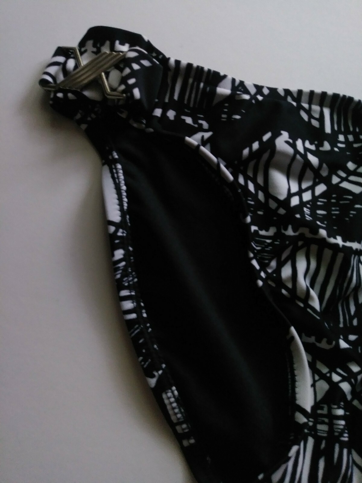 BISOU BISOU BOTTOMS GLAMOUR GIRL BLACK/WHITE. SWIM BOTTOM SZ SMALL NWT.