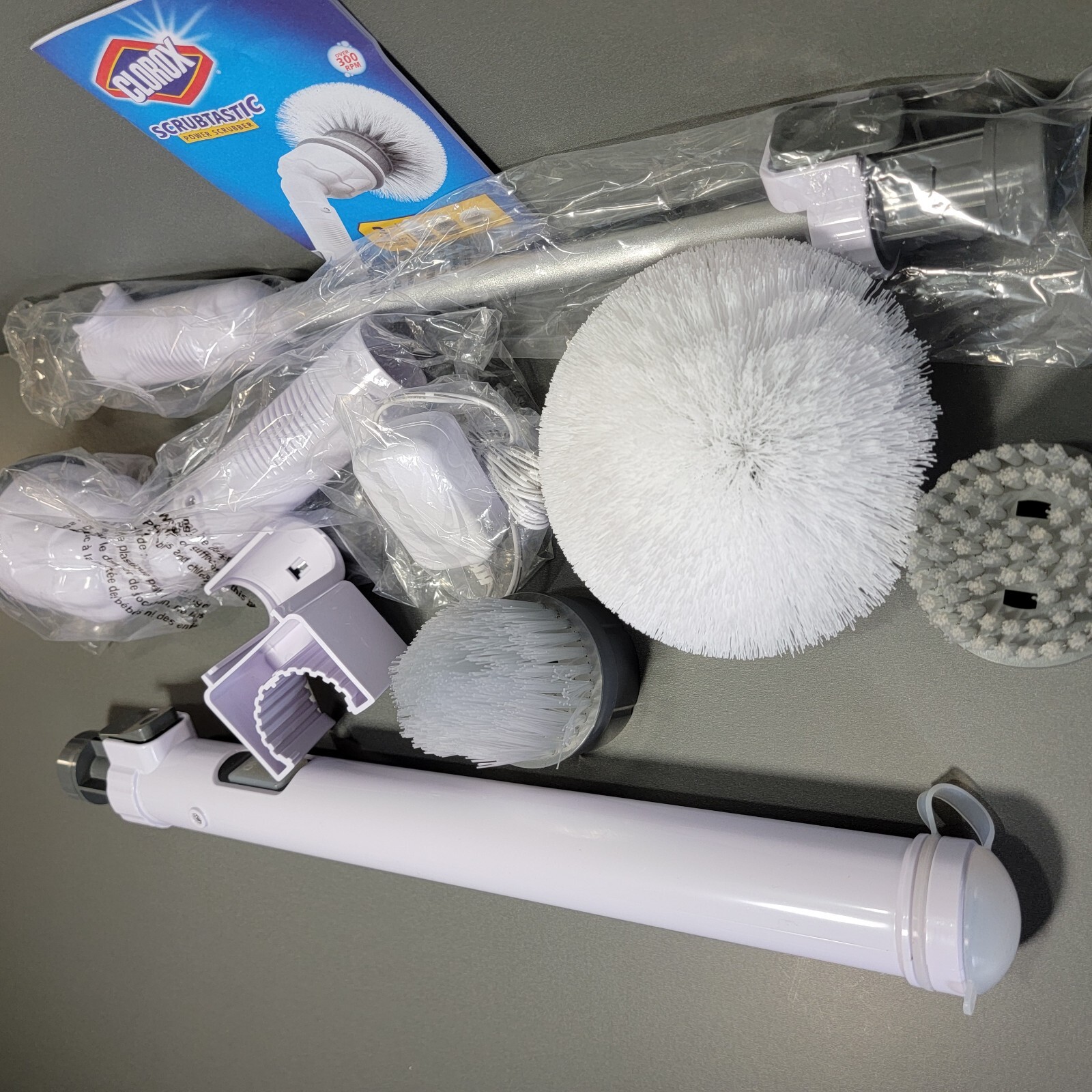Clorox Deluxe Scrubtastic Power Scrubber 39″ Reach 3 Brush Heads Rechargeable