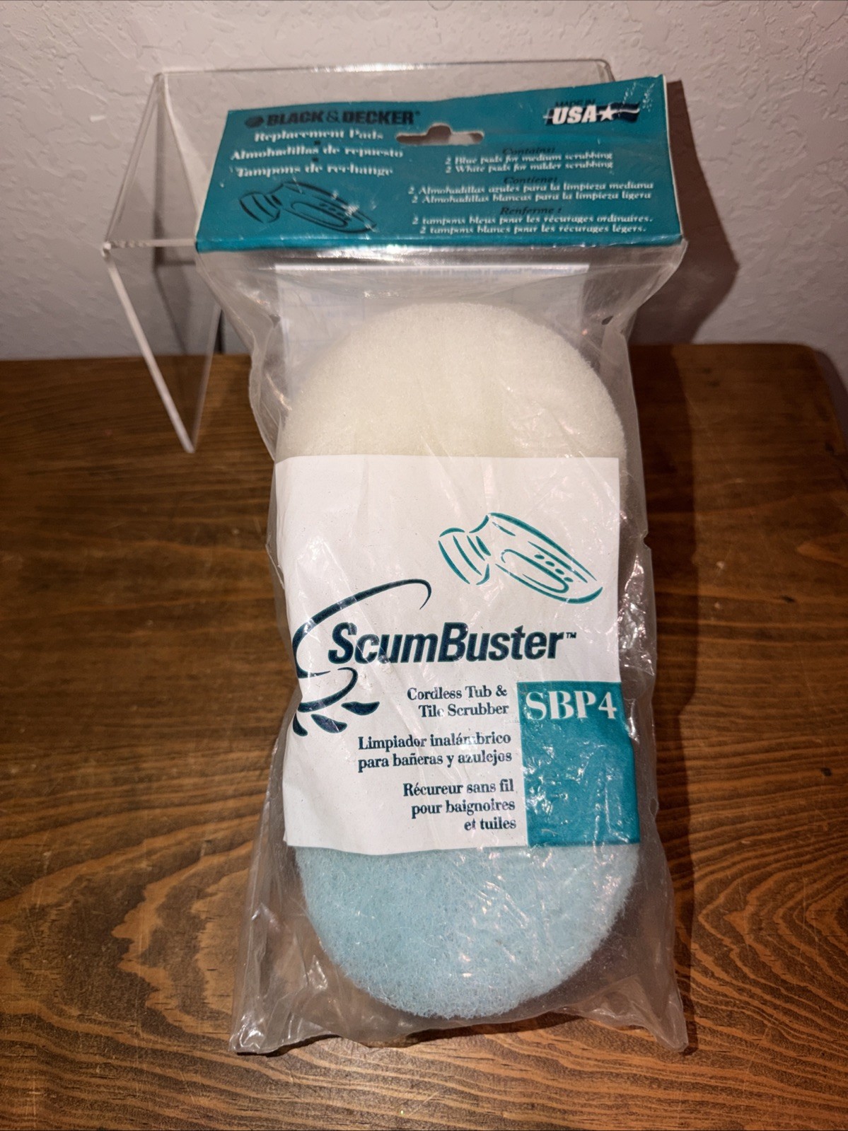 Black & Decker Scum Buster Refill Scrub Pads SBP4 (2 White & 2 Blue Pads) NEW!