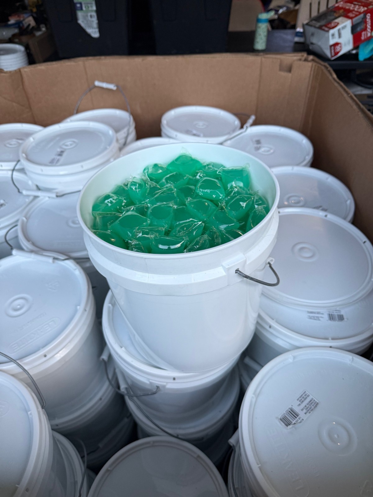 700 gain pods and 30 pounds of scent beads