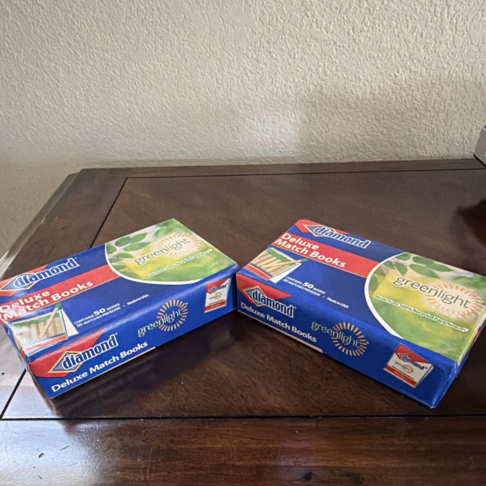 Diamond Deluxe Greenlight Match Books 2 boxes – 2000 Matches