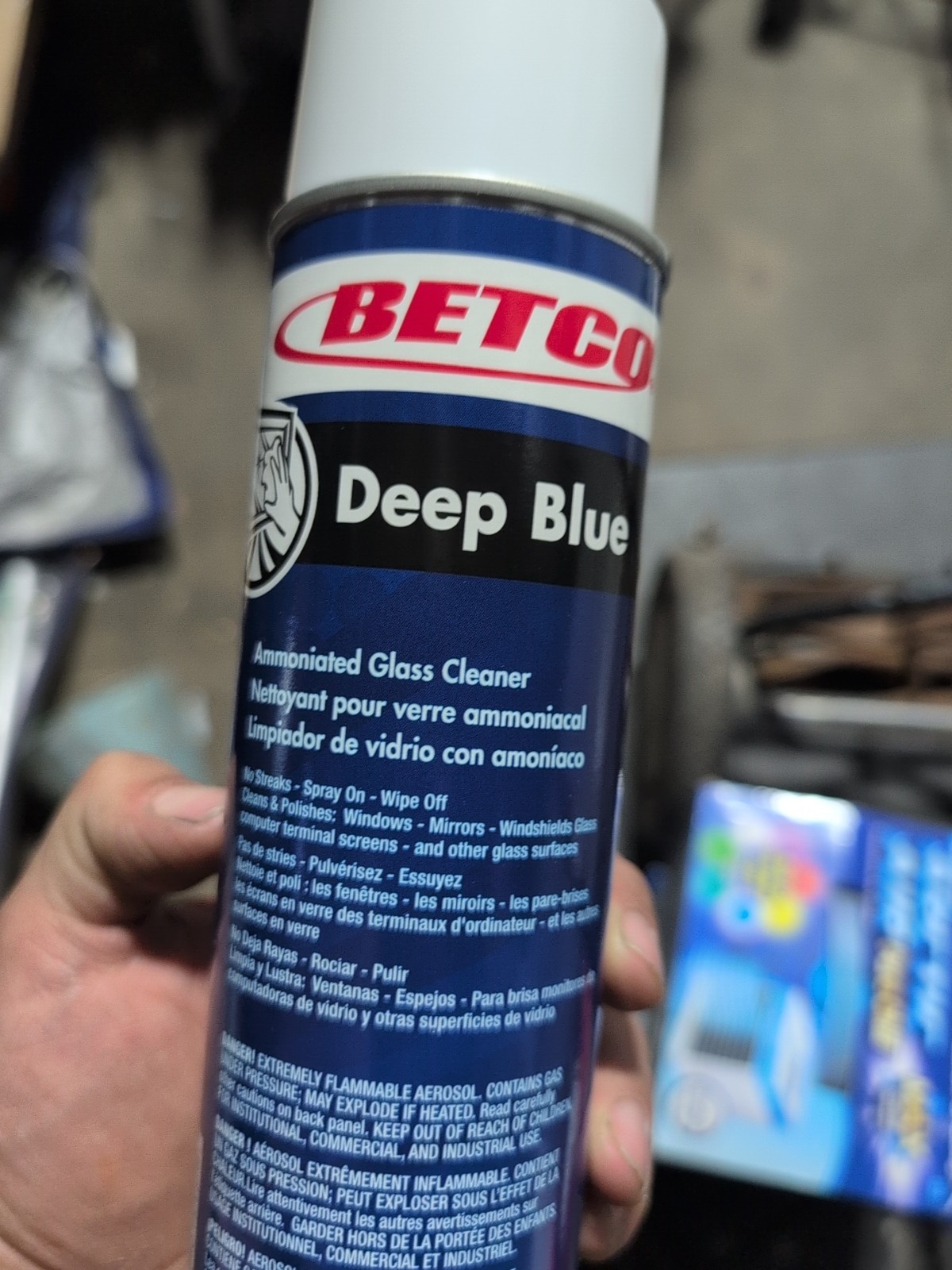 Betco Glass & Surface Cleaner Concentrate – 19 fl oz (0.6 quart) – Characteristi