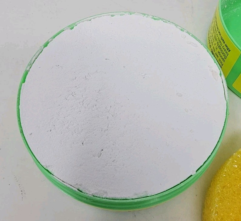 2 x’s Earth Brite Natural All Purpose Cleaner Eucalyptus 10.5 oz w/ Sponge NEW