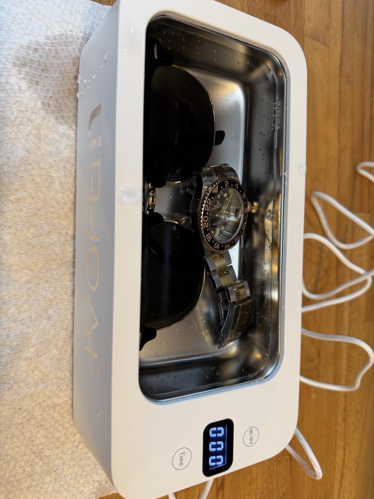 Ultrasonic Cleaner – 50KHz Cleans Jewelry, toothbrush, razors- Super Efficient