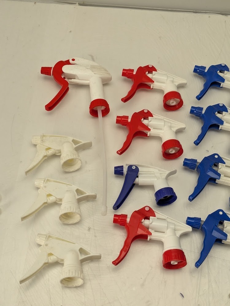 Pack of 17 Blue, Red, White Heavy Duty Trigger Sprayer Assorted Plastic Sprayer