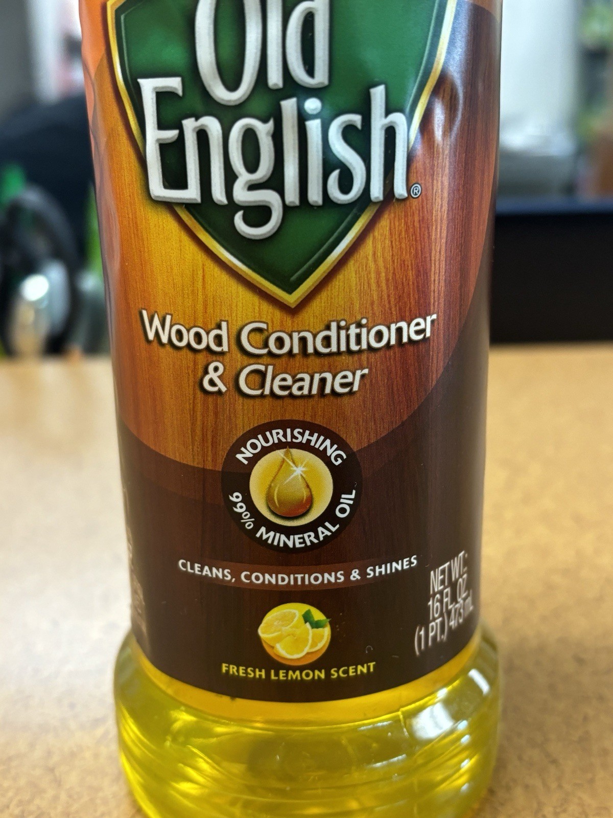 Old English Lemon Oil Furniture Polish, Wood Conditioner, Cleaner 16 Oz.