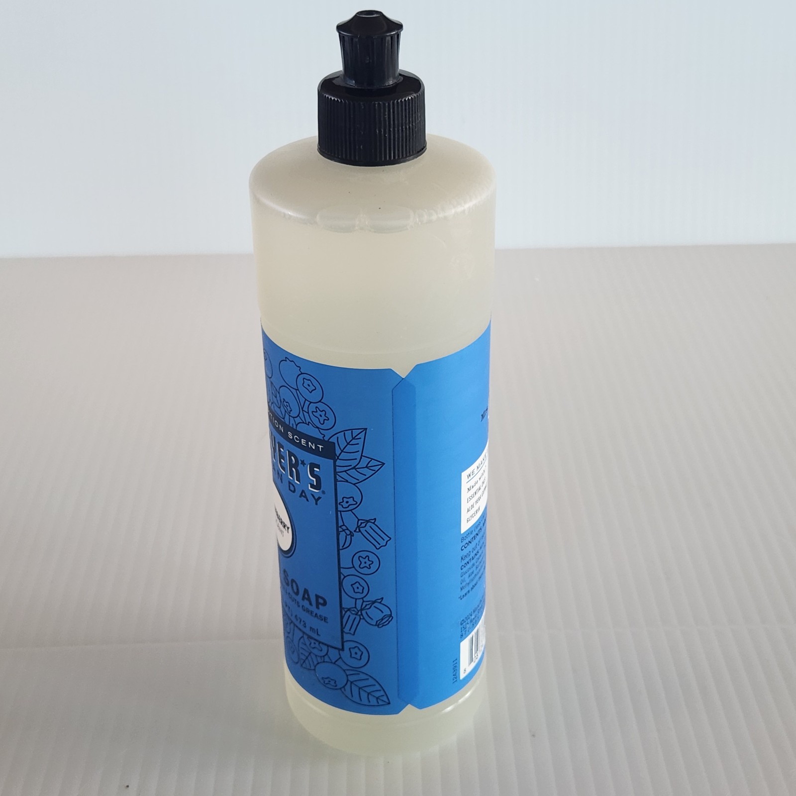 Mrs. Meyer’s Clean Day Liquid Dish Soap, Blueberry Scent, 16 Ounce Bottle LE