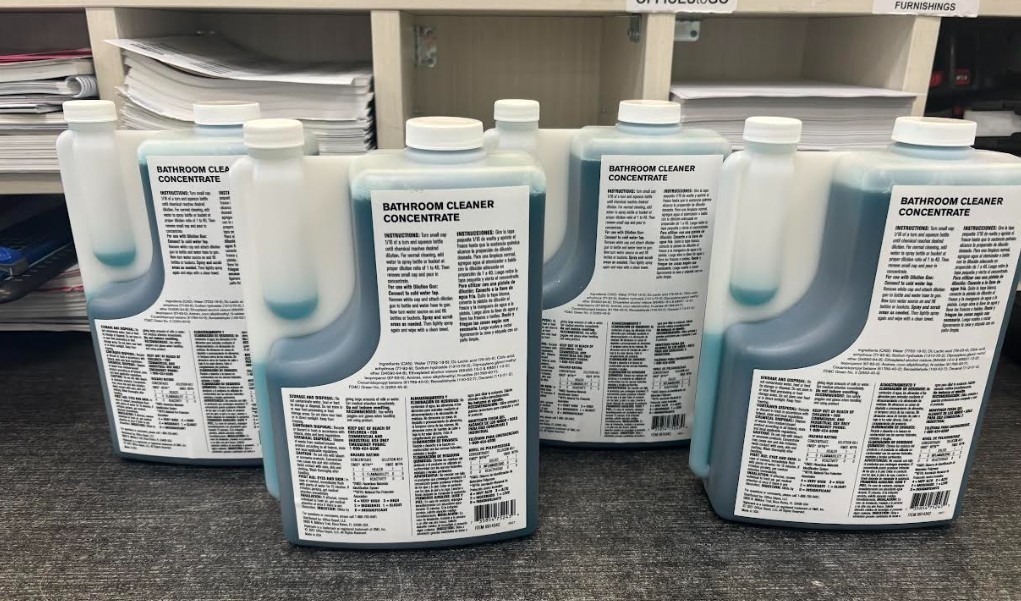 Highmark Liquid Bath Cleaner, 2 Liters, Case Of 4 Bottles
