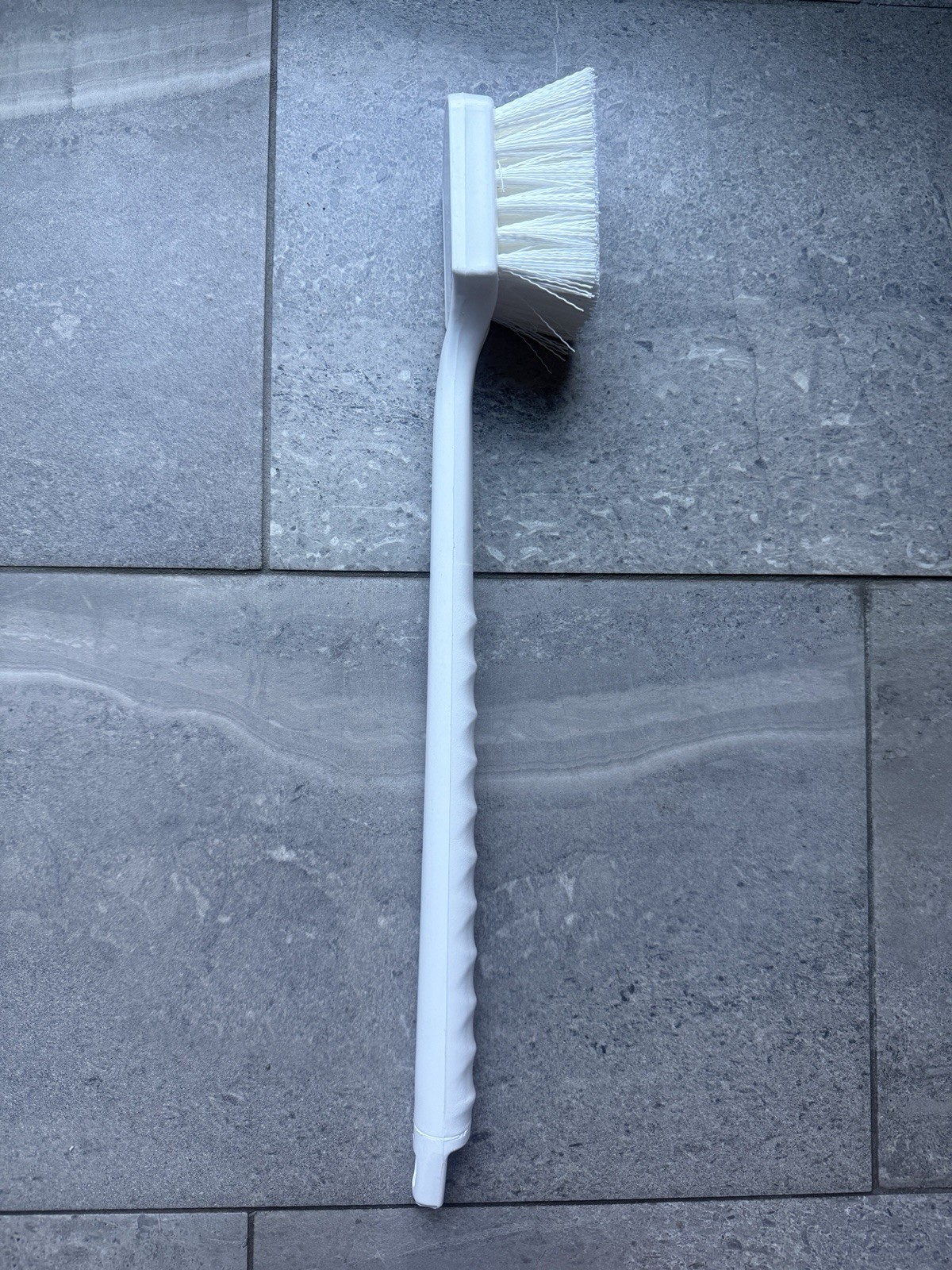 Uline ~ Plastic Utility Brush 20 Inch Long Handle Scrub Brush Kitchen White NEW